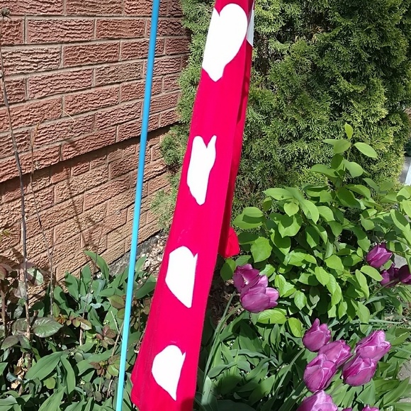 ❤️ Heart On Your Sleeve T-Shirt - Picture 6 of 7